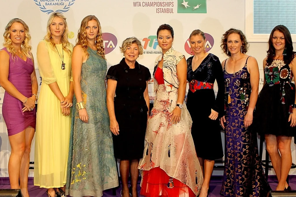 体育官方应用-阿扎伦卡对大威