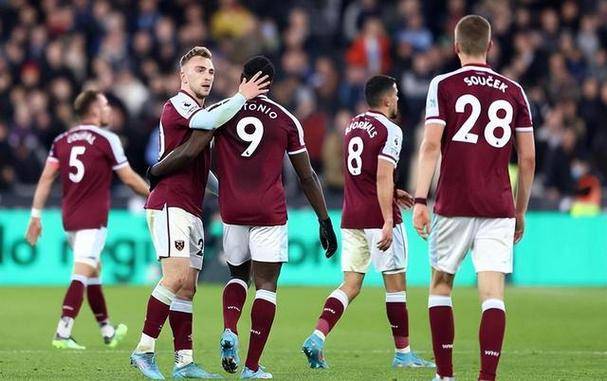 爱游戏体育app-德甲赛前走向成谜；葡萄牙体育回应争议；赛场秩序良好；心理建设被强调的简单介绍