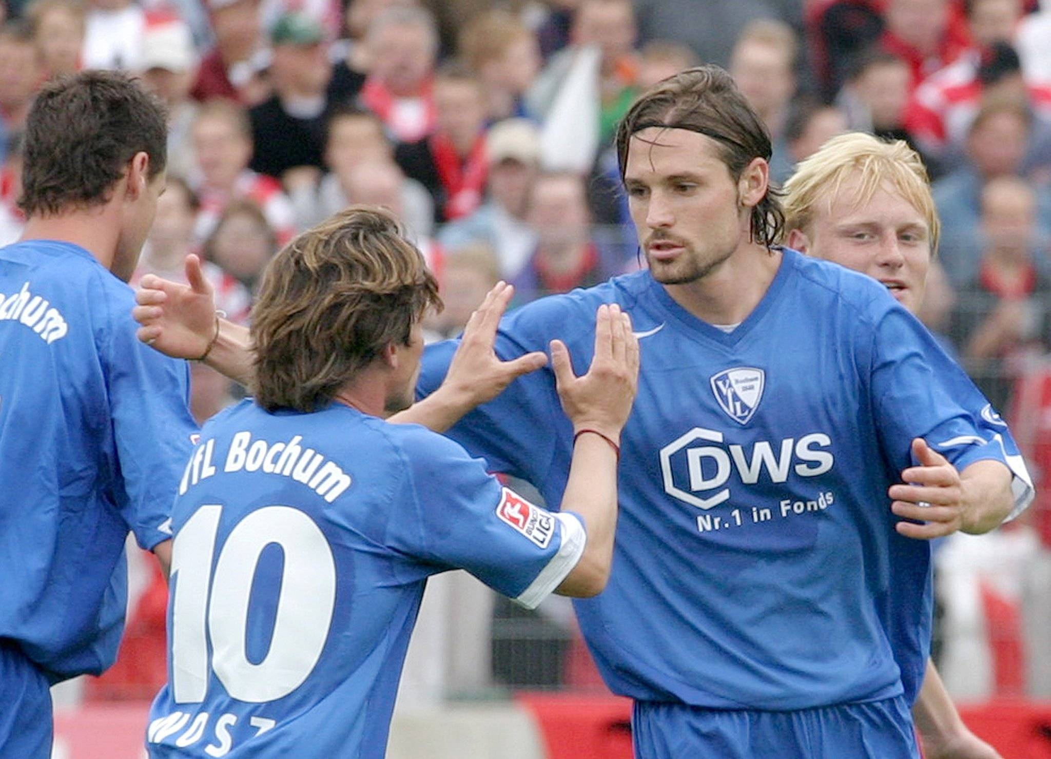 包含从JackeyLove与60激战德国队分钟到今晨AC米兰伤情更新——西甲节点到来，山东男篮队长鼓劲备战葡超的词条